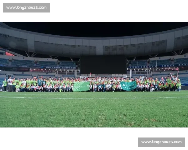 昆山台胞助威团燃爆苏超 万人赛场见证两岸情谊升温